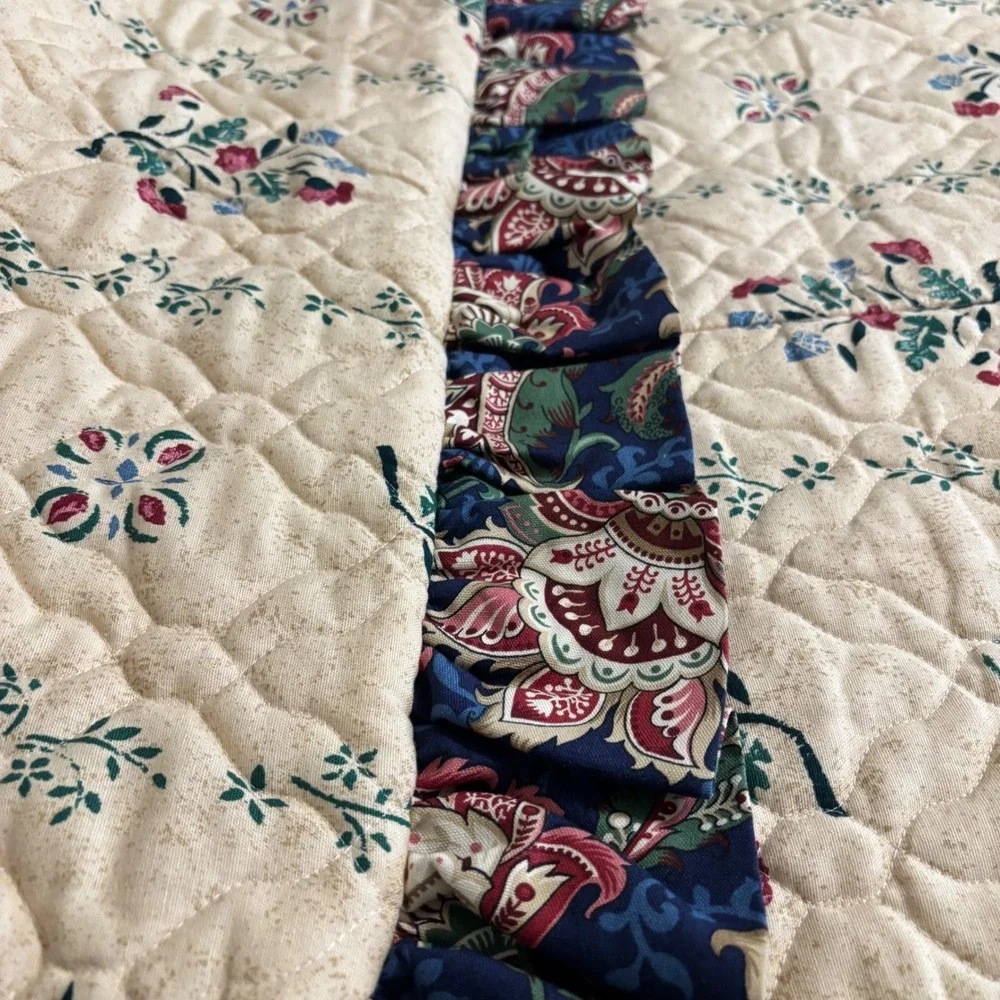 N/A quilted bedspread